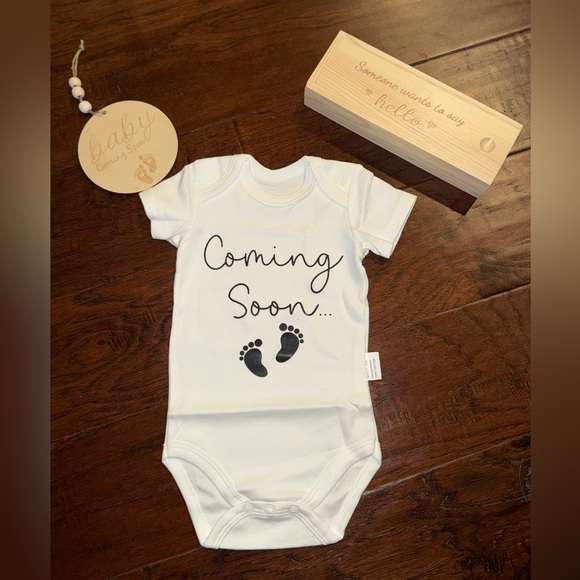 New Coming Soon Pregnancy Announcement Set - Picture 1 of 5